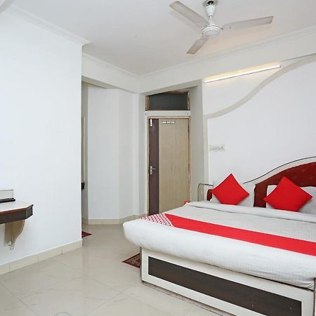 Oyo 4406 Hotel Arya Palace Μποπάλ Εξωτερικό φωτογραφία